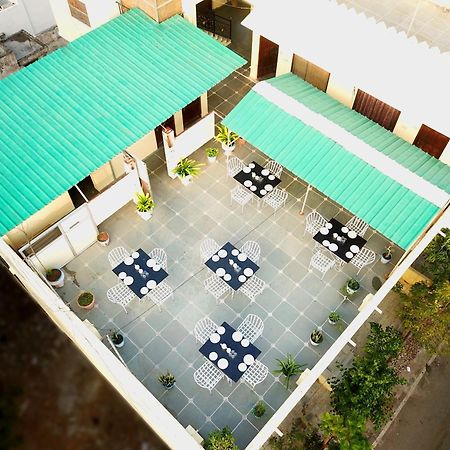 Hotel The Kesar Niwas Udaipur Esterno foto
