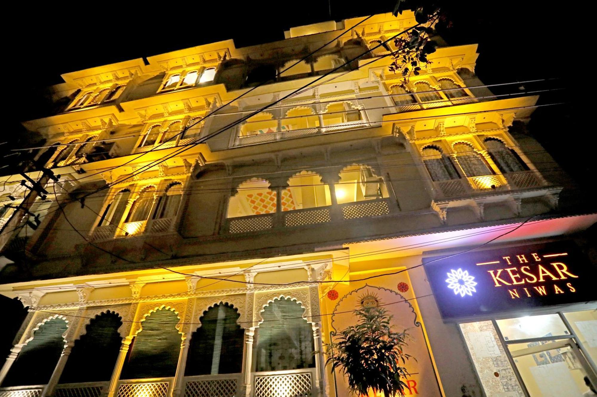 Hotel The Kesar Niwas Udaipur Esterno foto
