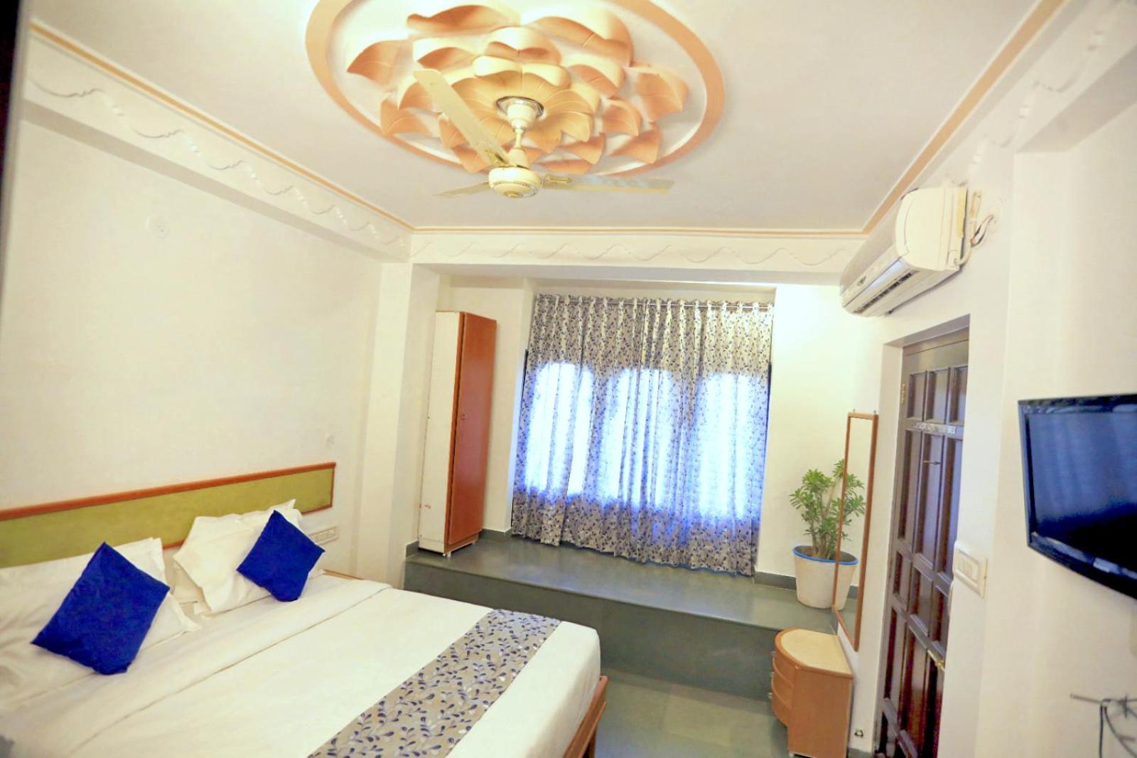 Hotel The Kesar Niwas Udaipur Esterno foto