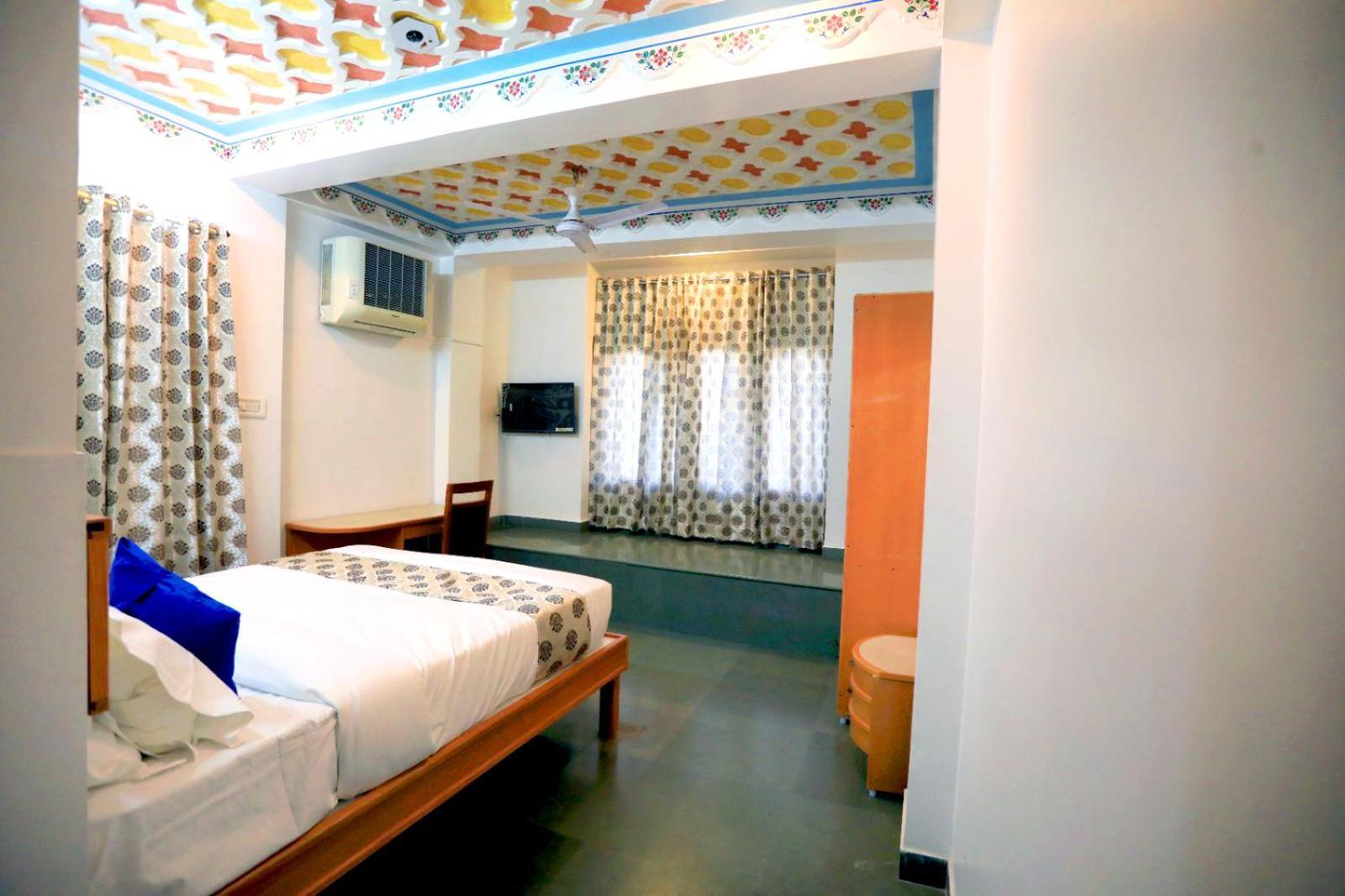Hotel The Kesar Niwas Udaipur Esterno foto